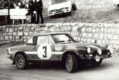 Alcide Paganelli - Domenico (Ninni) Russo
41º Rallye Automobile de Monte-Carlo 1972. Fiat 124 Spider (TO E59333). Clasificado 34º.

Del 21 al 28 de Enero, Monte-Carlo.
Superficie: asfalto - nieve.

El Rally constaba de 2 etapas y 437.50 km cronometrados divididos en 16 tramos especiales.

Se inscribieron 299 equipos, tomaron la salida 264, finalizaron 40.@
Palabras clave: Fiat;Montecarlo;1972