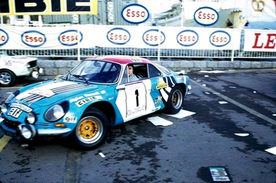 Jean-Pierre Nicolas - Michel Vial
17º Tour de Corse 1973. Alpine-Renault A110 1800 (9027 HN 76). Clasificado 1º.

Del 1 al 2 de Diciembre, Ajaccio, Córcega, Francia.
Superficie: asfalto - nieve.

El Rally tenia un total de 1080 km de los que 511.70 km divididos en 21 tramos eran especiales.
8 de ellos fueron cancelados, de SS8 a SS15).
SS8 Argiusta - Forciolo de 15.40 km.
SS9 Bottacina - Cortichiato de 10.50 km.
SS10 Tavera - Bastelica de 17.10 km.
SS11 Bastelica - Cauro de 18.80 km.
SS12 Panelca - Ghisoni de 34.60 km.
SS13 Ghisoni - Cross de 16.60 km.
SS14 Muracciole - Rospigliani de 13.00 km.
SS15 Ponte Leccia - Morosaglia de 13.90 km.

Se inscribieron 50 equipos, tomaron la salida 50, finalizaron 22.@
Palabras clave: ;Renault;Alpine;A110;Corcega;1973;Corse