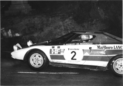 Sandro Munari - Mario Mannucci
7º Rally Firestone 1973. Lancia Stratos HF. Clasificado 1º.

Del 6 al 8 de Abril. Coef. 7,4.
Puntuable para el Campeonato de Europa de Rallyes para conductores.
Organizador Real Peña Motorista de Vizcaya.

El Rally tenia un total de 1505 Km de los que 383 Km divididos en 27 tramos, eran especiales.

Se inscribieron 96 equipos, tomaron la salida 71, finalizaron 27.

En la 4ª participación con el Stratos, Munari - Manucci consiguen la primera victoria.
Fue el comienzo de una larga serie de éxitos.
@
Palabras clave: Sandro_Munari;Lancia;Stratos;Firestone;1973