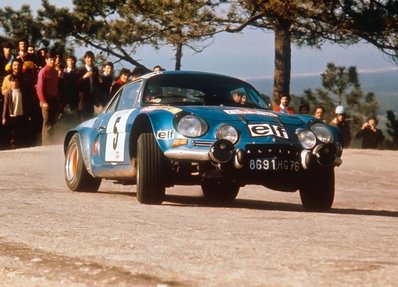 Jean-Luc Thérier - Jacques Jaubert
7º Rali Internacional TAP 1973. Alpine-Renault A110 1800 (8691 HG 76) Clasificado 1º.

Del 13 al 18 de Marzo, Estoril, Cascais, Lisboa, Portugal.
Superficie: asfalto - tierra.

El Rally tenia un total de 4600.00 km de los que 397.50 km divididos en 32 tramos eran especiales.

Se inscribieron 90 equipos, tomaron la salida 79, finalizaron 23.@
Palabras clave: Jean-Luc_Therier;Jacques_Jaubert;Renault;Alpine;A110;Portugal;saltos;1973