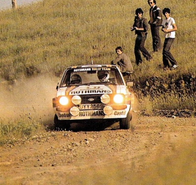 Ari Vatanen - David Richards
27º Acropolis Rally 1980. Ford Escort RS 1800 MKII (UYY 256S). Clasificado 1º.
Rothmans Rally Team

Del 26 al 29 de Mayo, Atenas, Grecia.
Superficie: tierra.

El Rally tenia un total de 2743.86 km de los que 964 km divididos en 56 tramos eran especiales, (una de ellas fue cancelada SS55 Railway de 9,20 Km).

Se inscribieron 154 equipos, tomaron la salida 148, finalizaron 37.@
Palabras clave: MKII;Escort;Ford;Acropolis;Grecia;1980