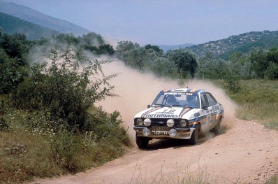 Ari Vatanen - David Richards
27º Acropolis Rally 1980. Ford Escort RS 1800 MKII (UYY 256S). Clasificado 1º.
Rothmans Rally Team

Del 26 al 29 de Mayo, Atenas, Grecia.
Superficie: tierra.

El Rally tenia un total de 2743.86 km de los que 964 km divididos en 56 tramos eran especiales, (una de ellas fue cancelada SS55 Railway de 9,20 Km).

Se inscribieron 154 equipos, tomaron la salida 148, finalizaron 37.@
Palabras clave: MKII;Escort;Ford;Acropolis;Grecia;1980