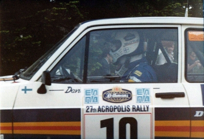 Ari Vatanen - David Richards
27º Acropolis Rally 1980. Ford Escort RS 1800 MKII (UYY 256S). Clasificado 1º.
Rothmans Rally Team

Del 26 al 29 de Mayo, Atenas, Grecia.
Superficie: tierra.

El Rally tenia un total de 2743.86 km de los que 964 km divididos en 56 tramos eran especiales, (una de ellas fue cancelada SS55 Railway de 9,20 Km).

Se inscribieron 154 equipos, tomaron la salida 148, finalizaron 37.@
Palabras clave: MKII;Escort;Ford;Acropolis;Grecia;1980