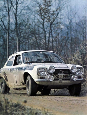Roger Clark - Tony Mason
22º Daily Mirror RAC Rally 1973. Ford Escort RS1600 MKI (OOO 96M). Clasificado 2º.

Del 17 al 21 de Noviembre, London, York, Inglaterra.
Superficie: tierra - barro.

El Rally tenia un total de 3020 km de los que 540.02 km divididos en 80 tramos eran especiales.
10 de ellos fueron cancelados:
SS4 Bildworth de 2.41 km
SS5 Harlow de 2.41 km
SS8 Common de 3.22 km
SS9 Quarry de 2.41 km
SS10 Ludlow de 3.22 km
SS54 Rest and Be Thankful de 1.61 km
SS55 Strachur de 4.83 km
SS56 Loch Eck de 3.22 km
SS57 Loch Eckside de 9.66 km
SS58 Ardgartan de 4.83 km

Se inscribieron 241 equipos, tomaron la salida 198, finalizaron 91.@
Palabras clave: Roger_Clark;Ford;Escort;RS;MKI;MKI;1973;RAC_Rally;Daily_Mirror