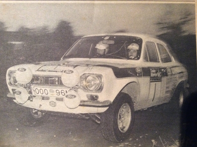 Roger Clark - Tony Mason
22º Daily Mirror RAC Rally 1973. Ford Escort RS1600 MKI (OOO 96M). Clasificado 2º.

Del 17 al 21 de Noviembre, London, York, Inglaterra.
Superficie: tierra - barro.

El Rally tenia un total de 3020 km de los que 540.02 km divididos en 80 tramos eran especiales.
10 de ellos fueron cancelados:
SS4 Bildworth de 2.41 km
SS5 Harlow de 2.41 km
SS8 Common de 3.22 km
SS9 Quarry de 2.41 km
SS10 Ludlow de 3.22 km
SS54 Rest and Be Thankful de 1.61 km
SS55 Strachur de 4.83 km
SS56 Loch Eck de 3.22 km
SS57 Loch Eckside de 9.66 km
SS58 Ardgartan de 4.83 km

Se inscribieron 241 equipos, tomaron la salida 198, finalizaron 91.@
Palabras clave: Roger_Clark;Ford;Escort;RS;MKI;MKI;1973;RAC_Rally;Daily_Mirror