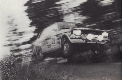 Markku Alén - Juhani Toivonen
23º Jyväskylän Suurajot - Rally of the 1000 Lakes 1973. Volvo 142 (ABA 999). Clasificado 2º.

Del 3 al 5 de Agosto, Jyväskylä.
Superficie: tierra.

El Rally tenia un total de 2079.00 km de los que 517.20 km divididos en 43 tramos eran especiales.

Se inscribieron 122 equipos, tomaron la salida 109, finalizaron 55.@
Palabras clave: Markku_Alen;Volvo;Finlandia;1973;