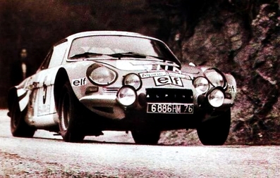 Jean-Francois Piot - Jean de Alexandris
17º Tour de Corse 1973. Alpine-Renault A110 1800 (6886 HM 76). Clasificado 2º.

Del 1 al 2 de Diciembre, Ajaccio, Córcega, Francia.
Superficie: asfalto - nieve.

El Rally tenia un total de 1080 km de los que 511.70 km divididos en 21 tramos eran especiales.
8 de ellos fueron cancelados, de SS8 a SS15).
SS8 Argiusta - Forciolo de 15.40 km.
SS9 Bottacina - Cortichiato de 10.50 km.
SS10 Tavera - Bastelica de 17.10 km.
SS11 Bastelica - Cauro de 18.80 km.
SS12 Panelca - Ghisoni de 34.60 km.
SS13 Ghisoni - Cross de 16.60 km.
SS14 Muracciole - Rospigliani de 13.00 km.
SS15 Ponte Leccia - Morosaglia de 13.90 km.

Se inscribieron 50 equipos, tomaron la salida 50, finalizaron 22.@
Palabras clave: ;Renault;Alpine;Corse;A110;Corcega;1973