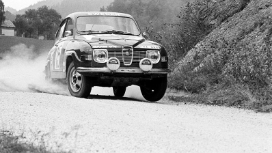 Per Eklund - Bo Renicke
44º Österreichische Alpenfahrt 1973. Saab 96 V4 (FNX 044). Clasificado 3º.

Del 12 al 14 de Septiembre, Baden, Austria.
Superficie: tierra.

El Rallye tenia un total de 2,314.50 km de los que 324,50 km divididos en 31 tramos eran especiales (2 de ellos fueron cancelados, SS2 y SS22).

Se inscribieron 97 equipos, tomaron la salida 97, finalizaron 25.@
Palabras clave: ;Saab;Austria;1973