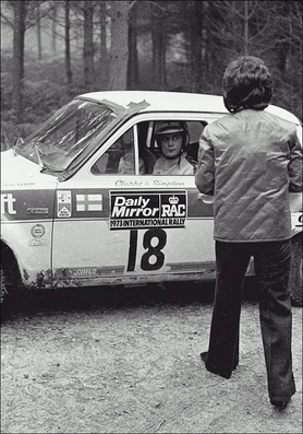 Markku Alén - Ilkka Kivimäki
22º Daily Mirror RAC Rally 1973. Ford Escort RS 1600 MKI (WWC 251L). Clasificado 3º.

Del 17 al 21 de Noviembre, London, York, Inglaterra.
Superficie: tierra - barro.

El Rally tenia un total de 3020 km de los que 540.02 km divididos en 80 tramos eran especiales.
10 de ellos fueron cancelados:
SS4 Bildworth de 2.41 km
SS5 Harlow de 2.41 km
SS8 Common de 3.22 km
SS9 Quarry de 2.41 km
SS10 Ludlow de 3.22 km
SS54 Rest and Be Thankful de 1.61 km
SS55 Strachur de 4.83 km
SS56 Loch Eck de 3.22 km
SS57 Loch Eckside de 9.66 km
SS58 Ardgartan de 4.83 km

Se inscribieron 241 equipos, tomaron la salida 198, finalizaron 91.@
Palabras clave: Markku_Alen;Ford;Escort;RS;MKI;Gran_Bretaña;1973;RAC_Rally;Daily_Mirror;Inglaterra