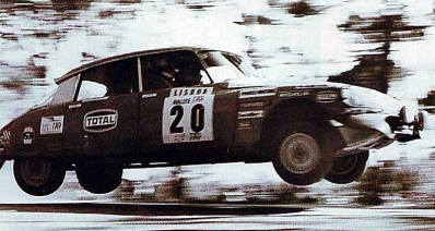 Francisco Romaozinho - José Bernardo
7º TAP Rallye de Portugal 1973. Citröen DS21 (3436 XZ 75). Clasificado 3º.

Del 13 al 18 de Marzo, Estoril, Cascais, Lisboa, Portugal.
Superficie: asfalto - tierra.

El Rally tenia un total de 4600.00 km de los que 397.50 km divididos en 32 tramos eran especiales.

Se inscribieron 90 equipos, tomaron la salida 79, finalizaron 23.@
Palabras clave: Citroen;Portugal;1973;