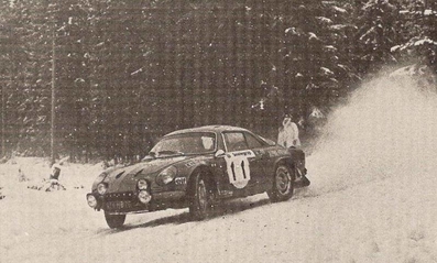 Jean-Luc Thérier - Marcel Callewaert
24º International Swedish Rally 1973. Alpine-Renault A110 1800 (934 HB 76). Clasificado 3º.

1973 fue el único año en la historia del Rally de Suecia en el que no se permitieron neumáticos con clavos.

Del 15 al 18 de Febrero, Karlstad , Suecia.
Superficie: nieve - hielo.

El Rally tenia un total de 802.00 km cronometrados divididos en 3 etapas y 37 tramos especiale (5 de ellos fue cancelado SS11 Stöllet - Stöllet de 20.00 km, SS17, SS18, SS19 y SS31 Stöllet - Stöllet 2 de 20.00 km).

Tomaron la salida 136 equipos, finalizaron 40.
@
Palabras clave: ;Alpine;Suecia;nieve;A110;1973