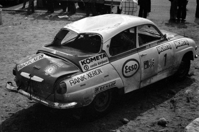 Simo Lampinen - John Davenport
23º Jyväskylän Suurajot - Rally of the 1000 Lakes 1973. Saab 96 V4 (AAN-302). Clasificado 4º.

Del 3 al 5 de Agosto, Jyväskylä.
Superficie: tierra.

El Rally tenia un total de 2079.00 km de los que 517.20 km divididos en 43 tramos eran especiales.

Se inscribieron 122 equipos, tomaron la salida 109, finalizaron 55.@
Palabras clave: Simo_Lampinen;John_Davenport;Finlandia;Saab;V4;1973