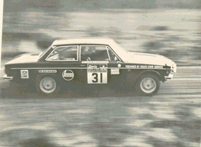Per-Inge Walfridsson - John Jensen
22º Daily Mirror RAC Rally 1973. Volvo 142 (GKL 196). Clasificado 4º.

Del 17 al 21 de Noviembre, London, York, Inglaterra.
Superficie: tierra - barro.

El Rally tenia un total de 3020 km de los que 540.02 km divididos en 80 tramos eran especiales.
10 de ellos fueron cancelados:
SS4 Bildworth de 2.41 km
SS5 Harlow de 2.41 km
SS8 Common de 3.22 km
SS9 Quarry de 2.41 km
SS10 Ludlow de 3.22 km
SS54 Rest and Be Thankful de 1.61 km
SS55 Strachur de 4.83 km
SS56 Loch Eck de 3.22 km
SS57 Loch Eckside de 9.66 km
SS58 Ardgartan de 4.83 km

Se inscribieron 241 equipos, tomaron la salida 198, finalizaron 91.
@
Palabras clave: Volvo;1973;RAC_Rally;Daily_Mirror