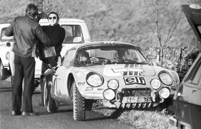 Jean-Pierre Nicolas - Claude Roure
22º Daily Mirror RAC Rally 1973. Alpine-Renault A110 1800 (2462 HN 76). Clasificado 5º.

Del 17 al 21 de Noviembre, London, York, Inglaterra.
Superficie: tierra - barro.

El Rally tenia un total de 3020 km de los que 540.02 km divididos en 80 tramos eran especiales.
10 de ellos fueron cancelados:
SS4 Bildworth de 2.41 km
SS5 Harlow de 2.41 km
SS8 Common de 3.22 km
SS9 Quarry de 2.41 km
SS10 Ludlow de 3.22 km
SS54 Rest and Be Thankful de 1.61 km
SS55 Strachur de 4.83 km
SS56 Loch Eck de 3.22 km
SS57 Loch Eckside de 9.66 km
SS58 Ardgartan de 4.83 km

Se inscribieron 241 equipos, tomaron la salida 198, finalizaron 91.@
Palabras clave: ;Alpine;Renault;A110;Gran_Bretaña;1973;RAC_Rally;Inglaterra;Asistencias