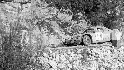 Antonio Borges - Antonio Lemos
7º TAP Rallye de Portugal 1973. Alpine-Renault A110 1800 (IE-82-16). Clasificado 6º.

Del 13 al 18 de Marzo, Estoril, Cascais, Lisboa, Portugal.
Superficie: asfalto - tierra.

El Rally tenia un total de 4600.00 km de los que 397.50 km divididos en 32 tramos eran especiales.

Se inscribieron 90 equipos, tomaron la salida 79, finalizaron 23.@
Palabras clave: Renault;Alpine;A110;Portugal;1973