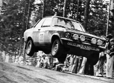 Ulf Grönholm - Henry Laine
23º Jyväskylän Suurajot - Rally of the 1000 Lakes 1973. Opel Ascona 1.9 (ZLS-23). Clasificado 6º.

Del 3 al 5 de Agosto, Jyväskylä.
Superficie: tierra.

El Rally tenia un total de 2079.00 km de los que 517.20 km divididos en 43 tramos eran especiales.

Se inscribieron 122 equipos, tomaron la salida 109, finalizaron 55.@
Palabras clave: ;Finlandia;Opel;Ascona;1973;