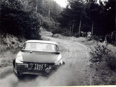 Alcide Paganelli - Domenico (Ninni) Russo
15º Rally Sanremo 1973. Fiat 124 Abarth Rallye (TO H26827). Clasificado 6º.

Del 10 al 13 de Octubre, Sanremo, Liguria, Imperia, Italia.
Superficie: asfalto - tierra.

El Rally tenia un total de 1791.00 km, de los que 369.30 km divididos en 37 tramos eran especiales (2 de ellas fueron canceladas, SS11 y SS16 Del Serre 1 y 2 de 7.5 km).

Se inscribieron 120 equipos, tomaron la salida 107, finalizaron 36.
Palabras clave: Sanremo;Fiat;Abarth;1973