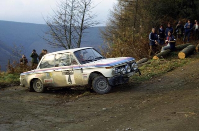 Björn Waldegard - Hans Thorszelius
22º Daily Mirror RAC Rally 1973. BMW 2002 (M-LP 249). Clasificado 7º.

Del 17 al 21 de Noviembre, London, York, Inglaterra.
Superficie: tierra - barro.

El Rally tenia un total de 3020 km de los que 540.02 km divididos en 80 tramos eran especiales.
10 de ellos fueron cancelados:
SS4 Bildworth de 2.41 km
SS5 Harlow de 2.41 km
SS8 Common de 3.22 km
SS9 Quarry de 2.41 km
SS10 Ludlow de 3.22 km
SS54 Rest and Be Thankful de 1.61 km
SS55 Strachur de 4.83 km
SS56 Loch Eck de 3.22 km
SS57 Loch Eckside de 9.66 km
SS58 Ardgartan de 4.83 km

Se inscribieron 241 equipos, tomaron la salida 198, finalizaron 91.
@
Palabras clave: ;Hans_Thorszelius;BMW;1973;RAC_Rally;Daily_Mirror