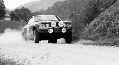 Ove Andersson - Gunnar Häggbom
44º Österreichische Alpenfahrt 1973. Toyota Celica. Clasificado 8º.

Del 12 al 14 de Septiembre, Baden, Austria.
Superficie: tierra.

El Rallye tenia un total de 2,314.50 km de los que 324,50 km divididos en 31 tramos eran especiales (2 de ellos fueron cancelados, SS2 y SS22).

Se inscribieron 97 equipos, tomaron la salida 97, finalizaron 25.@
Palabras clave: Ove_Andersson;Toyota;Celica;Austria;1973