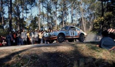 Giovanni Salvi - Barbosa Gama
7º Rali Internacional TAP 1973. Porsche 911 S 2.4 (DL-67-67). Clasificado 10º.

Del 13 al 18 de Marzo, Estoril, Cascais, Lisboa, Portugal.
Superficie: asfalto - tierra.

El Rally tenia un total de 4600.00 km de los que 397.50 km divididos en 32 tramos eran especiales.

Se inscribieron 90 equipos, tomaron la salida 79, finalizaron 23.@
Palabras clave: Porsche;Portugal;1973;