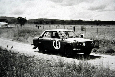 Jim Noon - Roger Barnard
21º East African Safari Rally 1973. Datsun 1600SSS. Clasificado 10º.

Del 19 al 23 de Abril, Nairobi, Kenya.
Superficie: tierra

Se inscribieron 89 equipos, tomaron la salida 89, finalizaron 18.@
Palabras clave: Datsun;Safari;1973