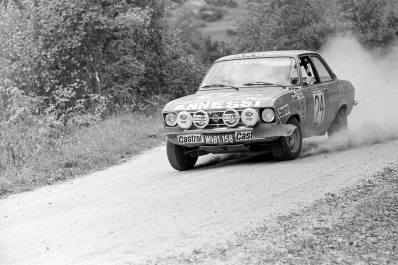 Gunnar Blomqvist - Ing Kalnay
44º Österreichische Alpenfahrt 1973. Opel Ascona 1.9 SR (W481.158). Clasificado 13º.

Del 12 al 14 de Septiembre, Baden, Austria.
Superficie: tierra.

El Rallye tenia un total de 2,314.50 km de los que 324,50 km divididos en 31 tramos eran especiales (2 de ellos fueron cancelados, SS2 y SS22).

Se inscribieron 97 equipos, tomaron la salida 97, finalizaron 25.@
Palabras clave: Opel;Ascona;Austria;1973