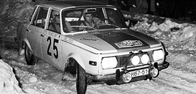 Peter Hommel - Günter Bork
42º Rallye Automobile de Monte-Carlo 1973. Wartburg 353 (LH67-51). Clasificado 38º.

Del 19 al 26 de Enero, Monte-Carlo.
Superficie: asfalto - nieve.

El Rally tenia un total de 4800 km de los que 456.50 km divididos en 18 tramos eran especiales, (2 ellas fueron canceladas SS10 Col de la Porte de 18.25 Km y SS11 La Cabanette de 18.25Km).

Tomaron la salida 278 equipos, finalizaron 51.@
Palabras clave: Wartburg;Montecarlo;1973;nieve