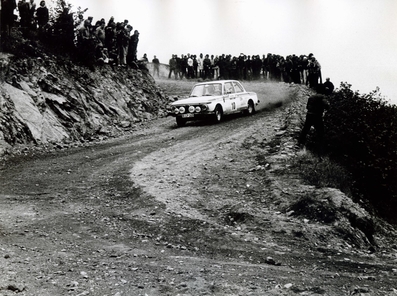 Bjorn Waldegard - Hans Thorszelius
15º Rally San Remo 1973. BMW 2002. Abandonó por el diferencial del coche quedando clasificado 51º.

Del 10 al 13 de Octubre, Sanremo, Liguria, Imperia, Italia.
Superficie: asfalto - tierra.

El Rally tenia un total de 1791.00 km, de los que 369.30 km divididos en 37 tramos eran especiales (2 de ellas fueron canceladas, SS11 y SS16 Del Serre 1 y 2 de 7.5 km).

Se inscribieron 120 equipos, tomaron la salida 107, finalizaron 36.@
Palabras clave: ;BMW;Sanremo;1973