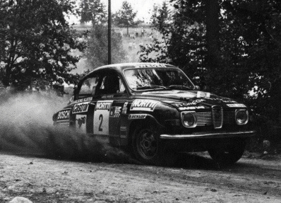 Stig Blomqvist - Arne Hertz
23º Jyväskylän Suurajot - Rally of the 1000 Lakes 1973. Saab 96 V4 (ANT 164). Abandonó por el cigüeñal en SS35 Koivakkala de 12.30 Km.

Del 3 al 5 de Agosto, Jyväskylä.
Superficie: tierra.

El Rally tenia un total de 2079.00 km de los que 517.20 km divididos en 43 tramos eran especiales.

Se inscribieron 122 equipos, tomaron la salida 109, finalizaron 55.@
Palabras clave: Stig_Blomqvist;Saab;Finlandia;V4;1973