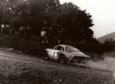 Jean-Luc Thérier - Alain Mahé
33º Rajd Polski 1973. Alpine-Renault A110 1800 (9846 HL 76). Descalificado por pérdida del control de tiempos.

Del 12 al 15 de Julio, Krakow, Polonia.
Superficie: tierra.

El Rally tenia un total de 650.50 km cronometrados divididos en 2 etapas y 55 tramos especiales (3 de ellos fueron cancelados SS35, SS41 y SS46 un total de 56.90km).

Tomaron la salida 65 equipos, finalizaron 3.@
Palabras clave: Jean-Luc_Therier;Alain_Mahe;Renault;Alpine;Polonia;1973