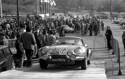 Bernard Darniche - Alain Mahé
7º TAP Rallye de Portugal 1973. Renault Alpine A110-1800 (3946 HD 76). Abandonó por el diferencial del coche.

Del 13 al 18 de Marzo, Estoril, Cascais, Lisboa, Portugal.
Superficie: asfalto - tierra.

El Rally tenia un total de 4600.00 km de los que 397.50 km divididos en 32 tramos eran especiales.

Se inscribieron 90 equipos, tomaron la salida 79, finalizaron 23.@
Palabras clave: ;Renault;Alpine;A110;Portugal;1973