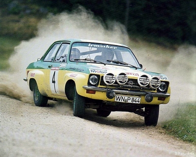 Walter Röhrl - Jochen Berger
44º Österreichische Alpenfahrt 1973. Opel Ascona 1.9 SR (WN-P844). Abandonó por el diferencial del coche después de SS14 Peilstein 2 de 13,00 Km.

Del 12 al 14 de Septiembre, Baden, Austria.
Superficie: tierra.

El Rallye tenia un total de 2,314.50 km de los que 324,50 km divididos en 31 tramos eran especiales (2 de ellos fueron cancelados, SS2 y SS22).

Se inscribieron 97 equipos, tomaron la salida 97, finalizaron 25.@
Palabras clave: Walter_Röhrl;Jochen_Berger;Opel;Ascona;Austria;1973