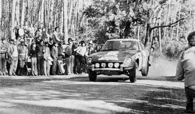 Chris Sclater - Bob de Jong
7º TAP Rallye de Portugal 1973. Datsun 240Z (CAL 1). Abandonó por la suspensión del coche.

Del 13 al 18 de Marzo, Estoril, Cascais, Lisboa, Portugal.
Superficie: asfalto - tierra.

El Rally tenia un total de 4600.00 km de los que 397.50 km divididos en 32 tramos eran especiales.

Se inscribieron 90 equipos, tomaron la salida 79, finalizaron 23.@
Palabras clave: ;Datsun;Portugal;1973;