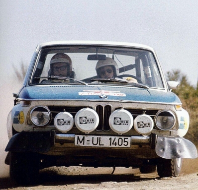 Achim Warmbold - John Davenport
7º Rali Internacional TAP 1973. BMW 2002 Tii (M-UL 1405). Abandonó por problemas con la dirección del coche antes del SS26 Arouca de 8.50 km.

Del 13 al 18 de Marzo, Estoril, Cascais, Lisboa, Portugal.
Superficie: asfalto - tierra.

El Rally tenia un total de 4600.00 km de los que 397.50 km divididos en 32 tramos eran especiales.

Se inscribieron 90 equipos, tomaron la salida 79, finalizaron 23.@
Palabras clave: ;BMW;Portugal;1973