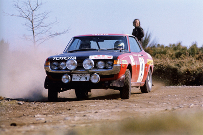 Ove Andersson - Jean Todt
7º TAP Rallye de Portugal 1973. Toyota Celica GT (ACM55MI29). Abandonó por el cable del acelerador antes de SS15 Marao de 32.00 Km.

Del 13 al 18 de Marzo, Estoril, Cascais, Lisboa, Portugal.
Superficie: asfalto - tierra.

El Rally tenia un total de 4600.00 km de los que 397.50 km divididos en 32 tramos eran especiales.

Se inscribieron 90 equipos, tomaron la salida 79, finalizaron 23.@
Palabras clave: Ove_Andersson;Toyota;Celica;Portugal;1973