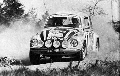 Richard Anthony (Tony) Fall - Mike Wood
7º TAP Rallye de Portugal 1973. Volkswagen 1303 S (S27.708). Abandonó por la suspensión del coche.

Del 13 al 18 de Marzo, Estoril, Cascais, Lisboa, Portugal.
Superficie: asfalto - tierra.

El Rally tenia un total de 4600.00 km de los que 397.50 km divididos en 32 tramos eran especiales.

Se inscribieron 90 equipos, tomaron la salida 79, finalizaron 23.@
Palabras clave: Tony_Fall;Volkswagen;Portugal;1973