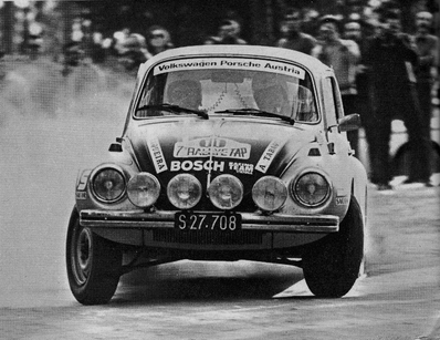 Richard Anthony (Tony) Fall - Mike Wood
7º TAP Rallye de Portugal 1973. Volkswagen 1303 S (S27.708). Abandonó por la suspensión del coche.

Del 13 al 18 de Marzo, Estoril, Cascais, Lisboa, Portugal.
Superficie: asfalto - tierra.

El Rally tenia un total de 4600.00 km de los que 397.50 km divididos en 32 tramos eran especiales.

Se inscribieron 90 equipos, tomaron la salida 79, finalizaron 23.@
Palabras clave: Tony_Fall;Volkswagen;Portugal;1973