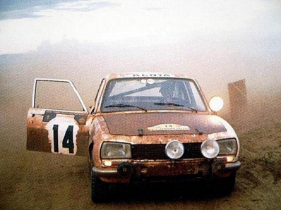 Pierre Parsons - Jim Cowper
21º East African Safari Rally 1973. Peugeot 504. Excluido.

Del 19 al 23 Abril, Nairobi, Kenya, África.
Superficie: tierra.

Se inscribieron 89 equipos, tomaron la salida 89, finalizaron 18.@
Palabras clave: Peugeot;Safari;1973