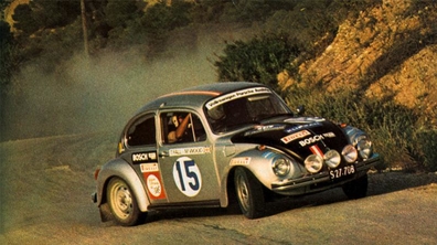 Richard Anthony (Tony) Fall - Mike Wood
21º Acropolis Rally 1973. Volkswagen Escarabajo 1303 S (S 27.708). Abandonó por motor.

Del 23 al 27 de Mayo, Atenas, Grecia.
Superficie: tierra.

El Rally tenia un total de 3336.15 Km de los que 556.35 Km divididos en 47 tramos eran especiales (2 de ellos fueron cancelados SS20 Pilion de 19.30 Km y SS33 Klitoria de 9.90 Km).

Tomaron la salida 83 equipos, finalizaron 11.@
Palabras clave: Tony_Fall;Volkswagen;Grecia;Acropolis;1973
