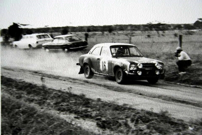 Timo Makinen - Henry Liddon
21º East African Safari Rally 1973. Ford Escort RS 1600 MKI. Abandonó por accidente.

Del 19 al 23 Abril, Nairobi, Kenya, África.
Superficie: tierra.

Se inscribieron 89 equipos, tomaron la salida 89, finalizaron 18.@
Palabras clave: Timo_Mäkinen;Ford;Escort;MKI;MKI;Safari;1973