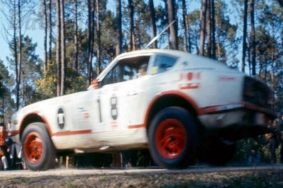 Antonio Carlos Oliveira - Barata
7º TAP Rallye de Portugal 1973. Datsun 240Z (GA-83-34). Abandonó por la suspensión del coche.

Del 13 al 18 de Marzo, Estoril, Cascais, Lisboa, Portugal.
Superficie: asfalto - tierra.

El Rally tenia un total de 4600.00 km de los que 397.50 km divididos en 32 tramos eran especiales.

Se inscribieron 90 equipos, tomaron la salida 79, finalizaron 23.@
Palabras clave: Datsun;Portugal;1973