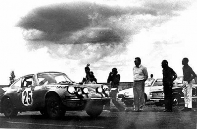 Bill Fritschy - Kim Mandewille
21º East African Safari Rally 1973. Porsche 911. Abandonó por la caja de cambios.

Del 19 al 23 Abril, Nairobi, Kenya, África.
Superficie: tierra.

Se inscribieron 89 equipos, tomaron la salida 89, finalizaron 18.@
Palabras clave: Porsche;Safari;1973