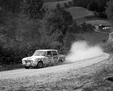 Friedrich Prka - F. Kopp
44º Österreichische Alpenfahrt 1973. Alfa Romeo Giulia (N402.500). Abandonó, desconocemos motivo y en que especial.

Del 12 al 14 de Septiembre, Baden, Austria.
Superficie: tierra.

El Rallye tenia un total de 2,314.50 km de los que 324,50 km divididos en 31 tramos eran especiales (2 de ellos fueron cancelados, SS2 y SS22).

Se inscribieron 97 equipos, tomaron la salida 97, finalizaron 25.@
Palabras clave: Alfa;Romeo;Giulia;Austria;1973