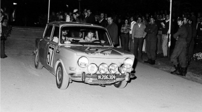 Werner Stadlmayer - E. Sasma
44º Österreichische Alpenfahrt 1973. Simca Rallye 2 (N 206.304). Abandonó, desconocemos el motivo y en que especial.

Del 12 al 14 de Septiembre, Baden, Austria.
Superficie: tierra.

El Rallye tenia un total de 2,314.50 km de los que 324,50 km divididos en 31 tramos eran especiales (2 de ellos fueron cancelados, SS2 y SS22).

Se inscribieron 97 equipos, tomaron la salida 97, finalizaron 25.@
Palabras clave: Simca;Rallye2;Austria;1973