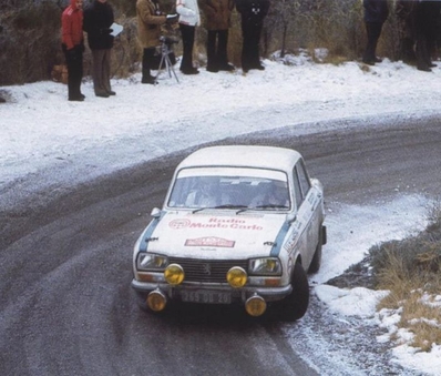 Jean Taibi - Michèle Mouton
42º Rallye Automobile de Monte-Carlo 1973. Peugeot 304 S (269 DD 20). Abandonó en SS4 Burzet de 50.00 km al encontrarse la ruta bloqueada.

Del 19 al 26 de Enero, Monte-Carlo.
Superficie: asfalto - nieve - hielo.

El Rally tenia un total de 4800 km de los que 456.50 km divididos en 18 tramos eran especiales, (2 ellas fueron canceladas SS10 Col de la Porte de 18.25 Km y SS11 La Cabanette de 18.25Km).

Tomaron la salida 278 equipos, finalizaron 51.

© Morelli-Bertier
@
Palabras clave: Michele_Mouton;Peugeot;Montecarlo;1973