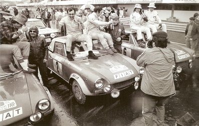 8º Rally TAP Portugal 1974
Triplete Equipo Fiat con Fiat Abarth 124 Rallye 
1º Raffaele Pinto - Arnaldo Bernacchini (Núm 2)
2º Alcide Paganelli - Ninni Russo (Núm 8)
3º Markku Alén - Ilkka Kivimäki (Núm 6)@@
Palabras clave: Fiat;Abarth;Rallye;Portugal;1974;Personajes