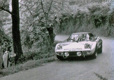 Sandro Munari
4º Rally 4 Regioni 1974. Lancia Stratos HF.
Palabras clave: Sandro_Munari;Lancia;Stratos;Regioni;1974