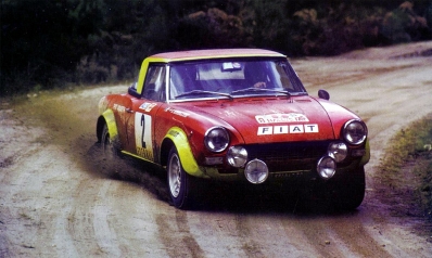 Raffaele (Lele) Pinto - Arnaldo Bernacchini
8º TAP Rallye de Portugal 1974. Fiat Abarth 124 Spider. Clasificado 1º.

Del 20 al 23 de Marzo, Estoril, Portugal.
Superficie: asfalto - tierra.

El Rally tenia un total de 2057.00 km de los que 455.00 km divididos en 32 tramos eran especiales.

Se inscribieron 126 equipos, tomaron la salida 120, finalizaron 36.@
Palabras clave: Raffaele_Pinto;Portugal;Fiat;Abarth;Rallye;1974