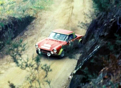 Raffaele (Lele) Pinto - Arnaldo Bernacchini
8º TAP Rallye de Portugal 1974. Fiat Abarth 124 Spider. Clasificado 1º.

Del 20 al 23 de Marzo, Estoril, Portugal.
Superficie: asfalto - tierra.

El Rally tenia un total de 2057.00 km de los que 455.00 km divididos en 32 tramos eran especiales.

Se inscribieron 126 equipos, tomaron la salida 120, finalizaron 36.@
Palabras clave: Raffaele_Pinto;Portugal;Fiat;Abarth;Rallye;1974