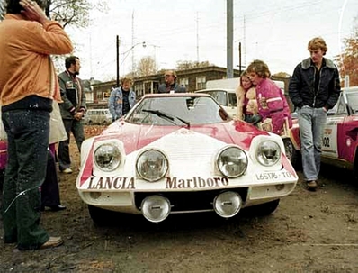 Sandro Munari - Mario Mannucci
2º Rally of the Rideau Lakes 1974. Lancia Stratos HF (TO-L65176). Clasificado 1º.

Del 16 al 20 de Octubre, Smith Falls, Canada.
Superficie: tierra.

El Rally tenia un total de 1577.60 Km de los que 383.64 Km divididos en 40 tramos eran especiales (3 de ellos fueron cancelados SS24 Crosby Lake de 6.18 Km, SS25 Bennett Lake de 6.61 Km y SS26 Silver Lake de 3.64 Km).

Se inscribieron 65 equipos, tomaron la salida 51, finalizaron 19.@
Palabras clave: Sandro_Munari;Lancia;Stratos;Canada;1974